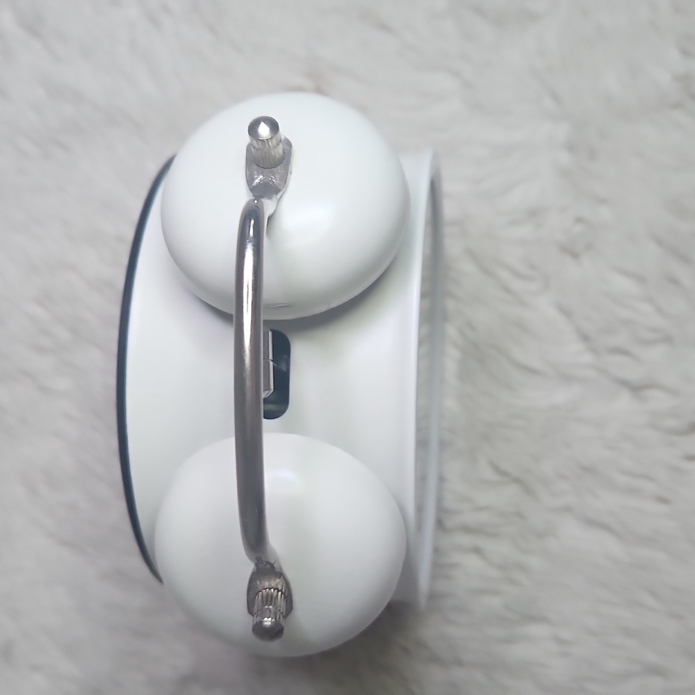 Alarm Clock - Picture 3 of 6